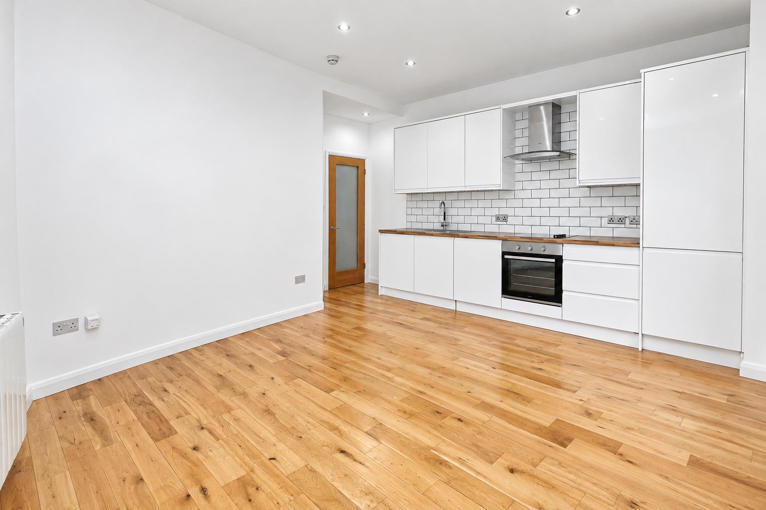 2 bed property in Wilmot Road, Carshalton